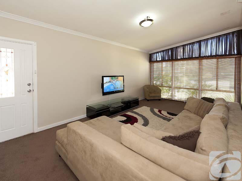 6 Coops Avenue, Thornlie WA 6108