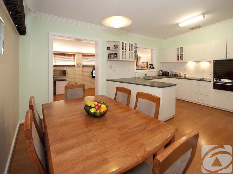 6 Coops Avenue, Thornlie WA 6108