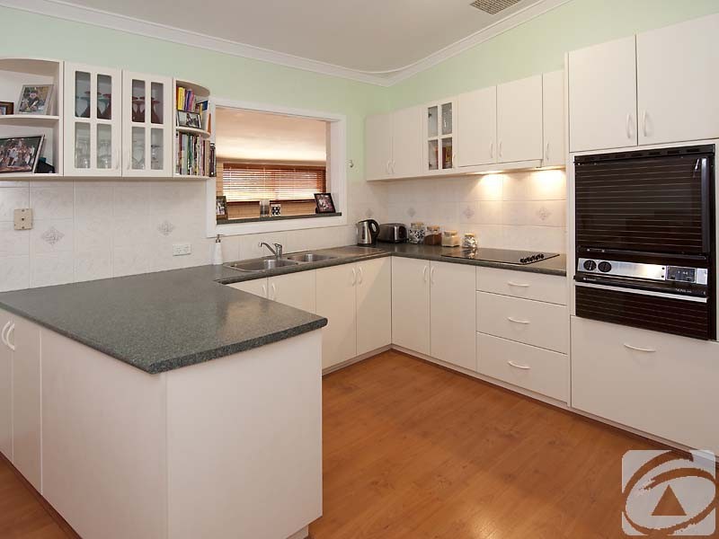 6 Coops Avenue, Thornlie WA 6108