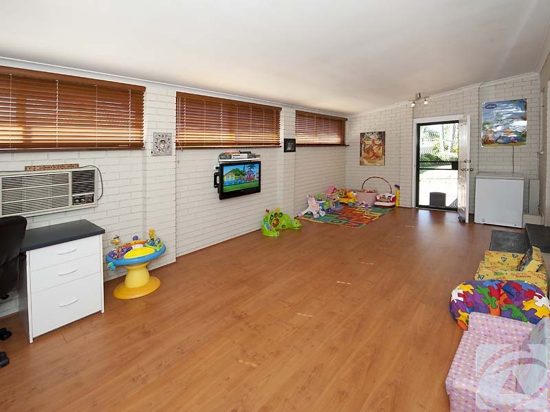 6 Coops Avenue, Thornlie WA 6108
