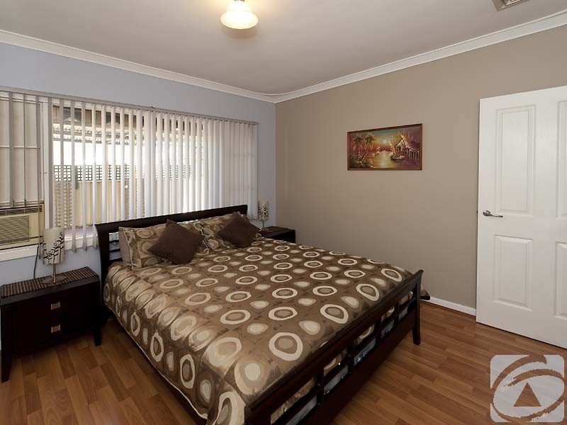 6 Coops Avenue, Thornlie WA 6108