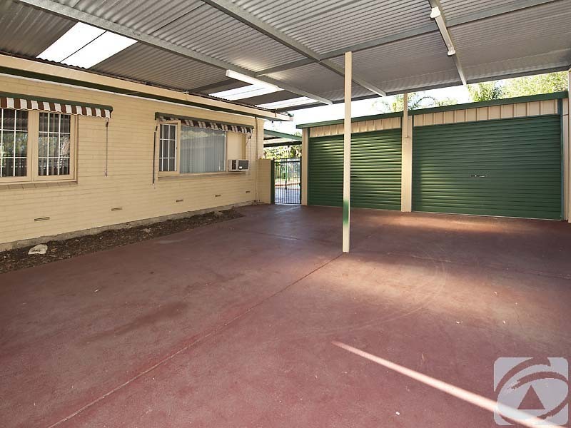 6 Coops Avenue, Thornlie WA 6108