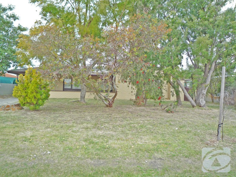 4 Lindy Way, Camillo WA 6111