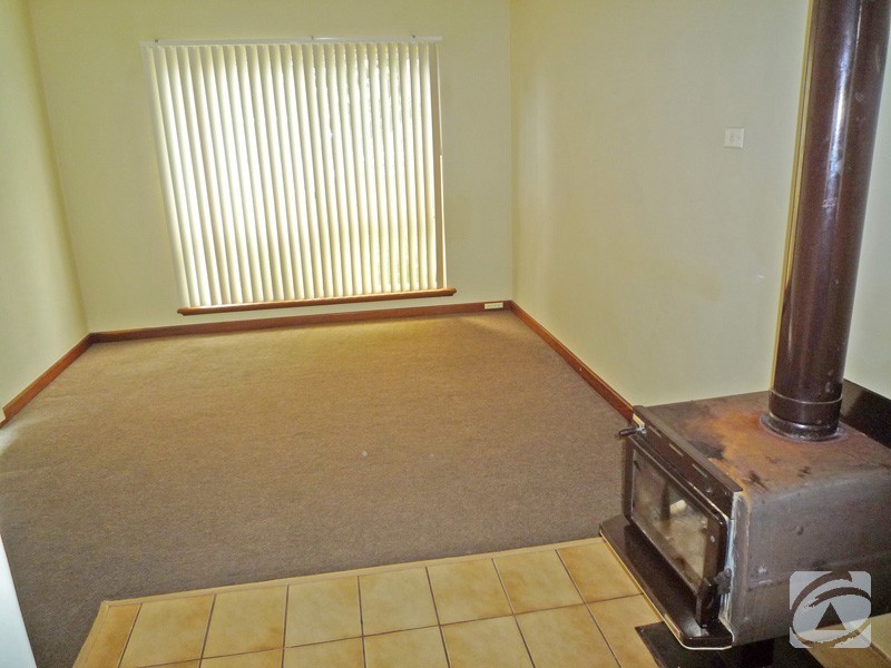 4 Lindy Way, Camillo WA 6111