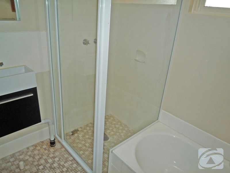 4 Lindy Way, Camillo WA 6111