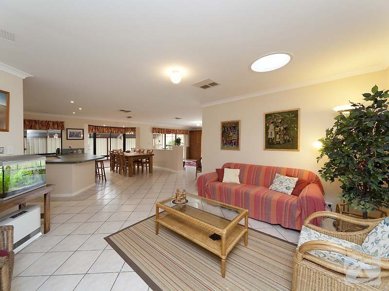 31 Prince Regent Boulevard, Gosnells WA 6110