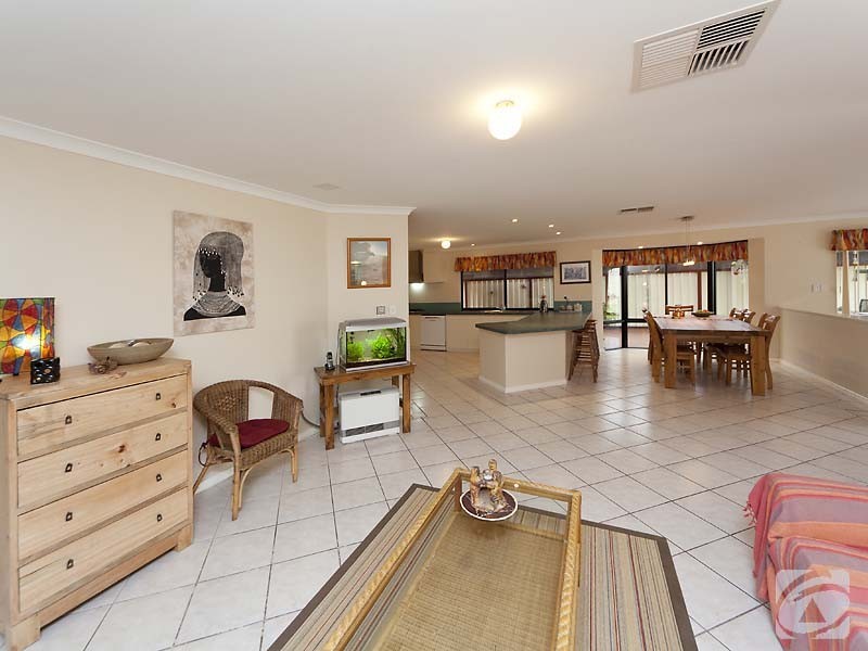 31 Prince Regent Boulevard, Gosnells WA 6110