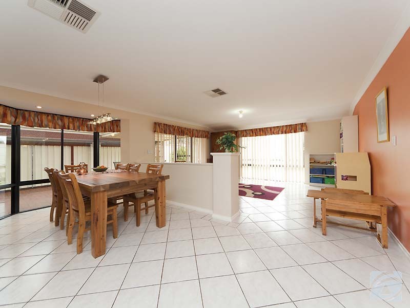31 Prince Regent Boulevard, Gosnells WA 6110
