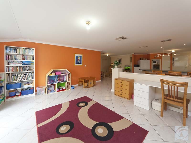 31 Prince Regent Boulevard, Gosnells WA 6110