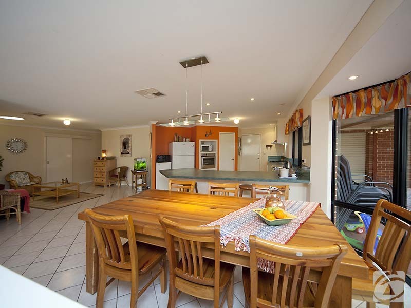 31 Prince Regent Boulevard, Gosnells WA 6110