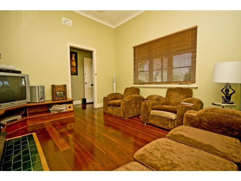 9 Forrest Road, Armadale WA 6112