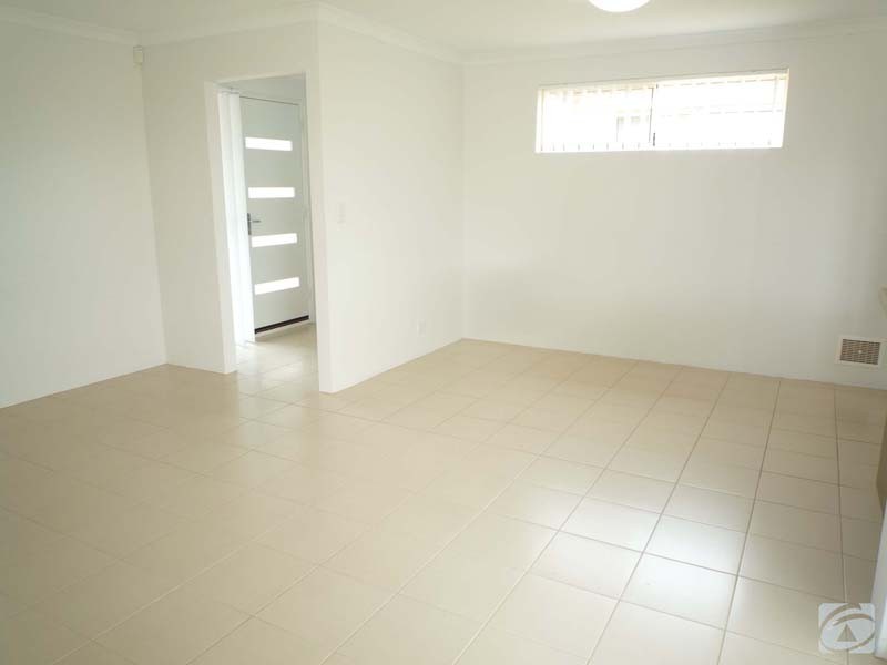 3/7 Bray Street, Kelmscott WA 6111