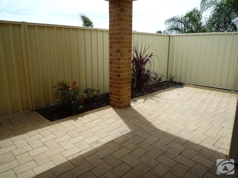 3/7 Bray Street, Kelmscott WA 6111