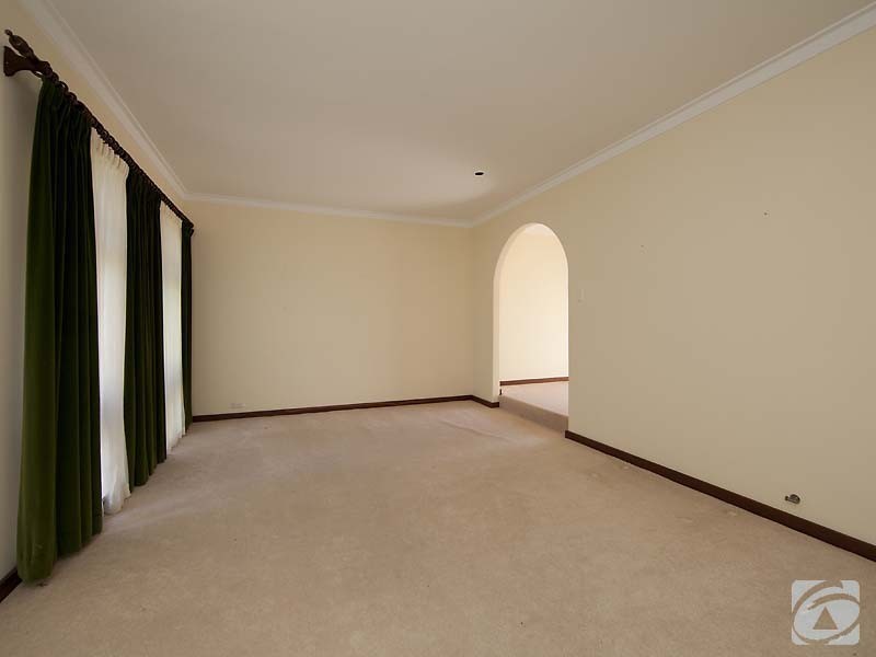4 Arnott Street, Kelmscott WA 6111
