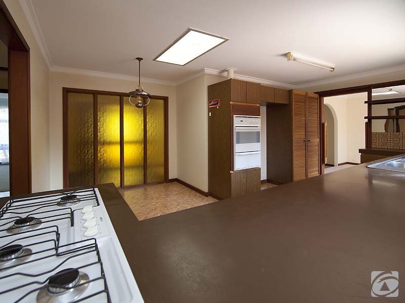 4 Arnott Street, Kelmscott WA 6111