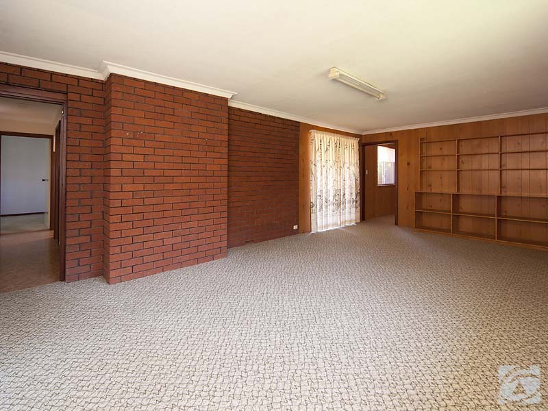 4 Arnott Street, Kelmscott WA 6111