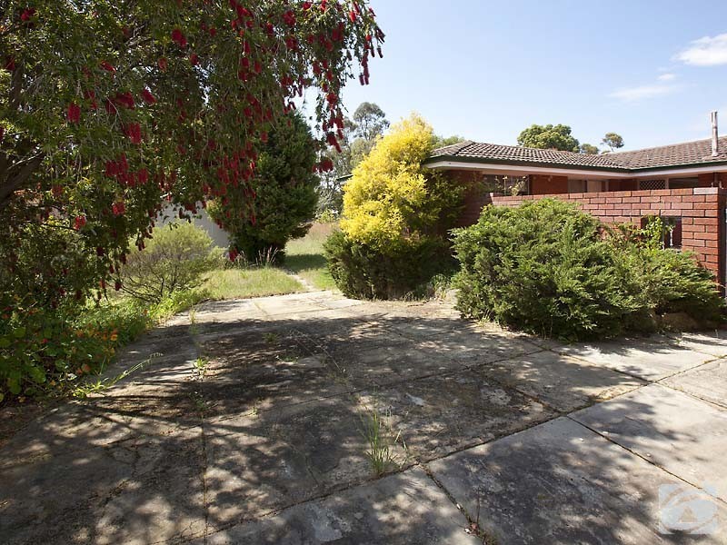 4 Arnott Street, Kelmscott WA 6111