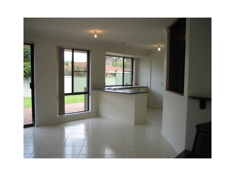 6 Karoonda Street, Armadale WA 6112