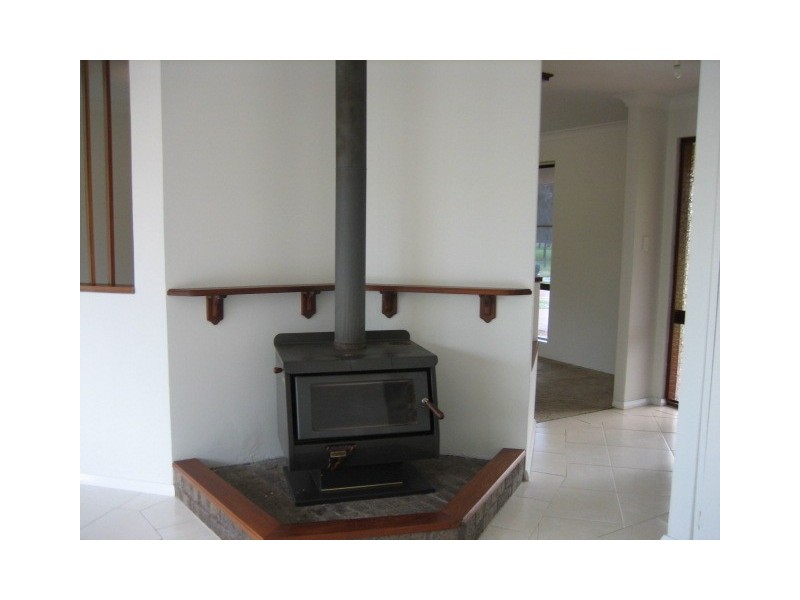 6 Karoonda Street, Armadale WA 6112