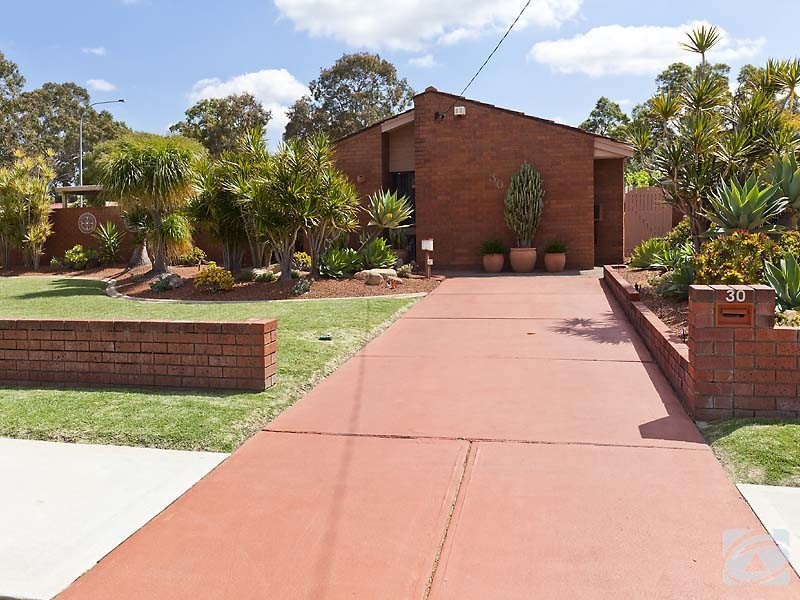 30 Gaskin Road, Kenwick WA 6107