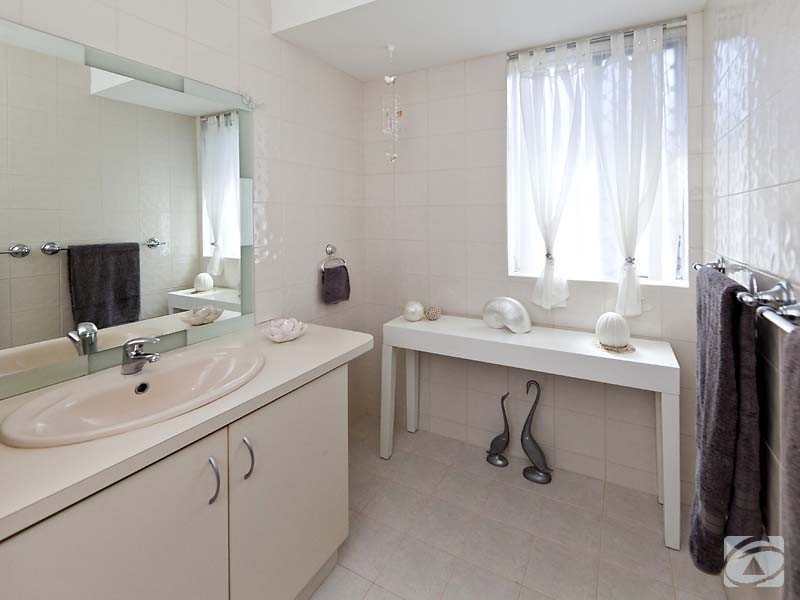 30 Gaskin Road, Kenwick WA 6107