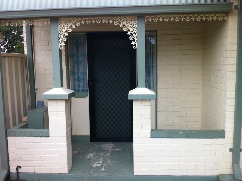 2/189 Schruth Street, Armadale WA 6112