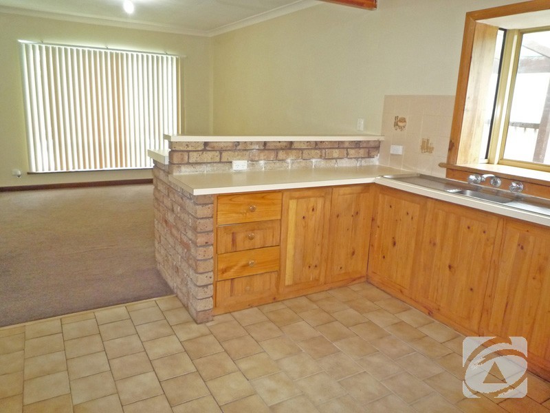 4 Lindy Way, Camillo WA 6111