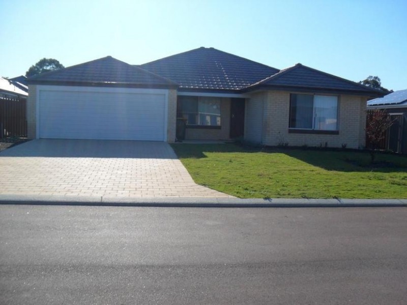 19 Cranbourne Way, Byford WA 6122