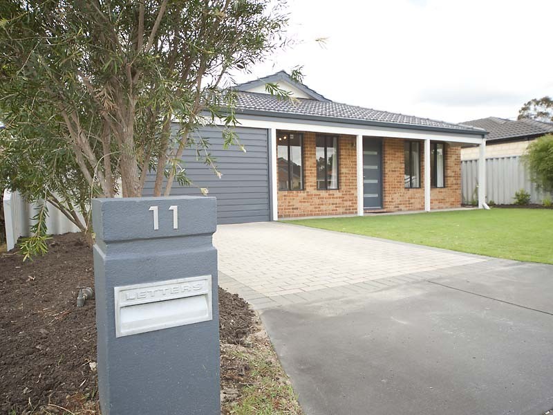 11 Morolo Street, Seville Grove WA 6112