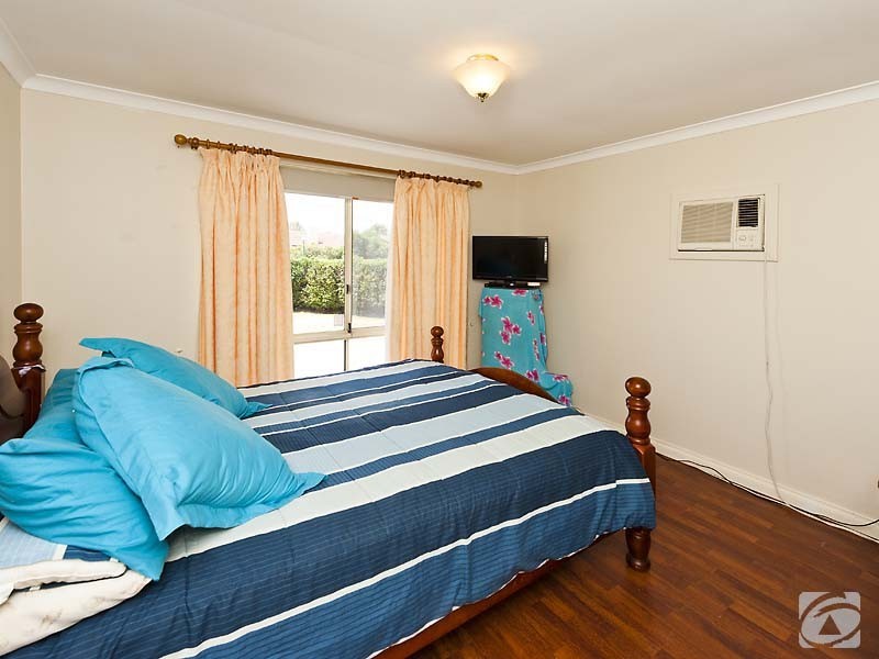 174 Seville Drive, Seville Grove WA 6112