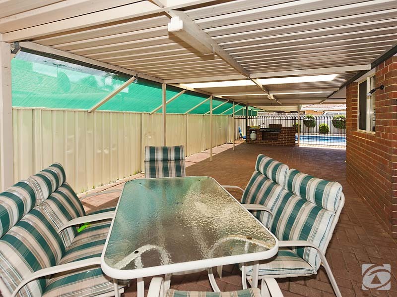 174 Seville Drive, Seville Grove WA 6112