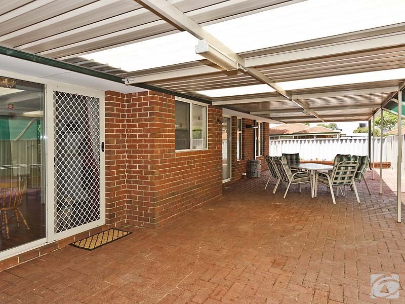 174 Seville Drive, Seville Grove WA 6112