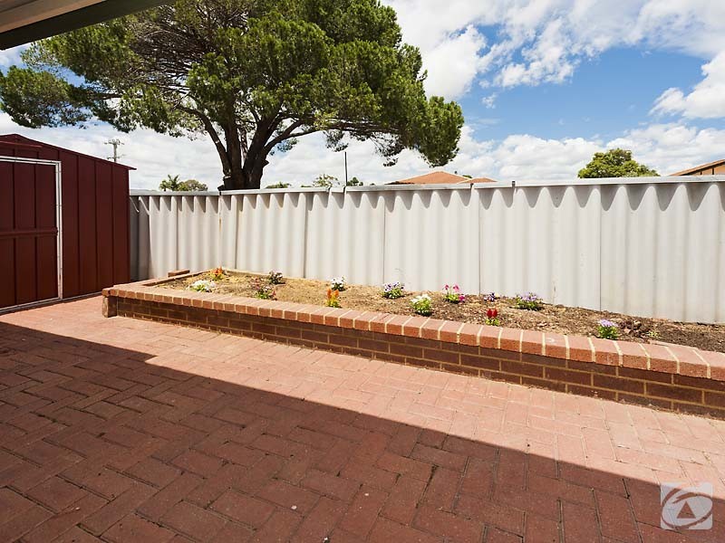 174 Seville Drive, Seville Grove WA 6112