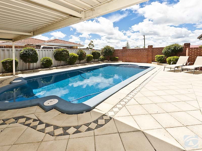 174 Seville Drive, Seville Grove WA 6112