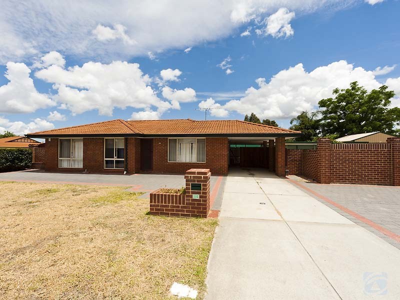 174 Seville Drive, Seville Grove WA 6112