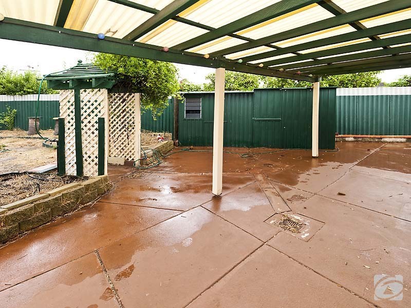 4 Mimosa Court, Kelmscott WA 6111