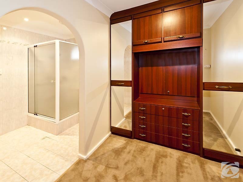 4 Mimosa Court, Kelmscott WA 6111