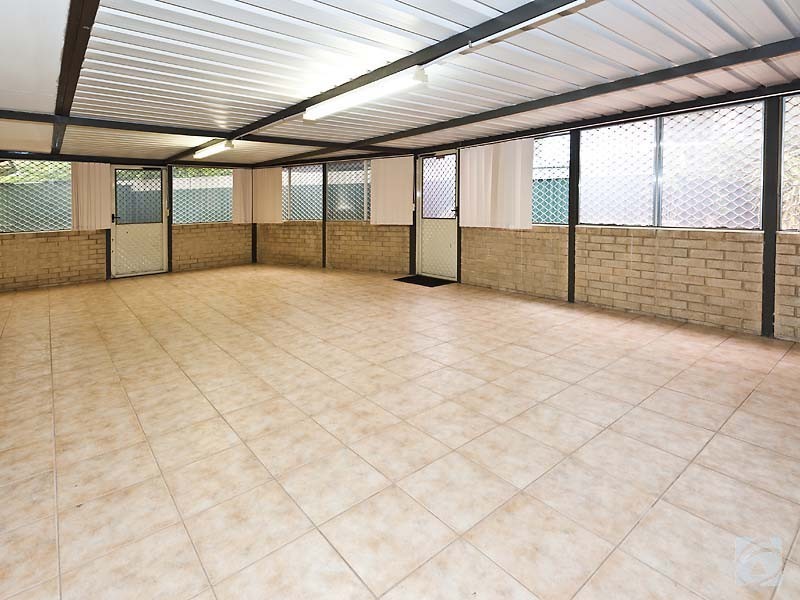 4 Mimosa Court, Kelmscott WA 6111