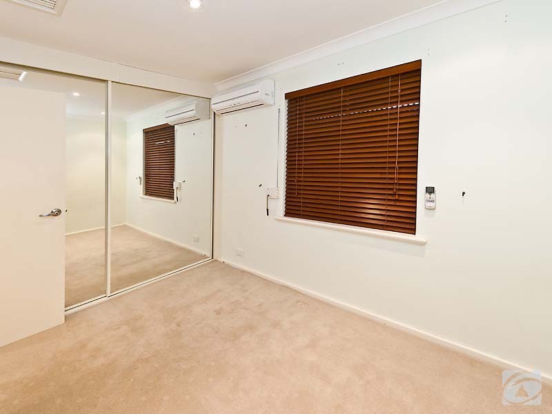 4 Mimosa Court, Kelmscott WA 6111