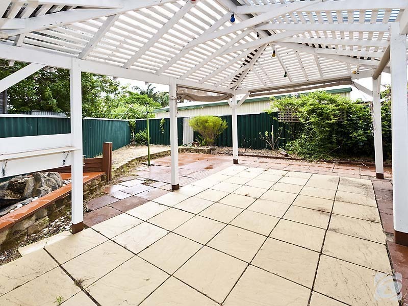 4 Mimosa Court, Kelmscott WA 6111