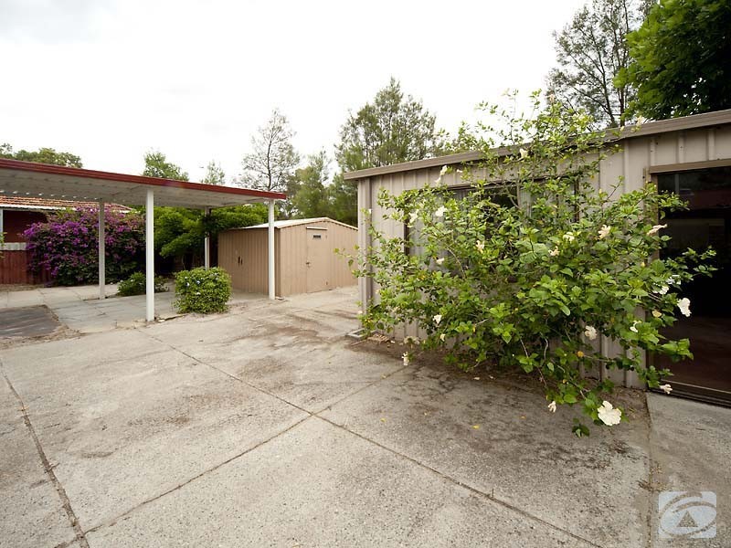 65 Amanda Drive, Camillo WA 6111