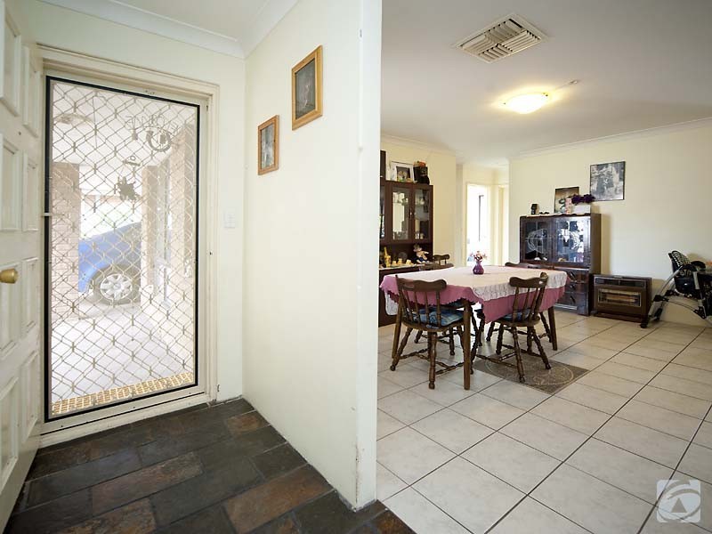 4 Logpine Crescent, Camillo WA 6111