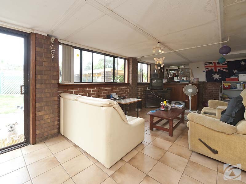 4 Logpine Crescent, Camillo WA 6111