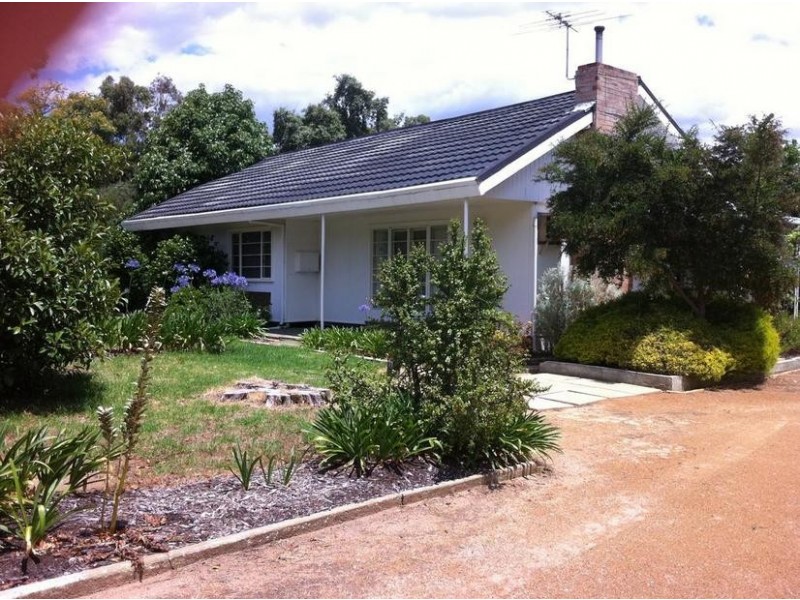 27 Fancote Street, Kelmscott WA 6111