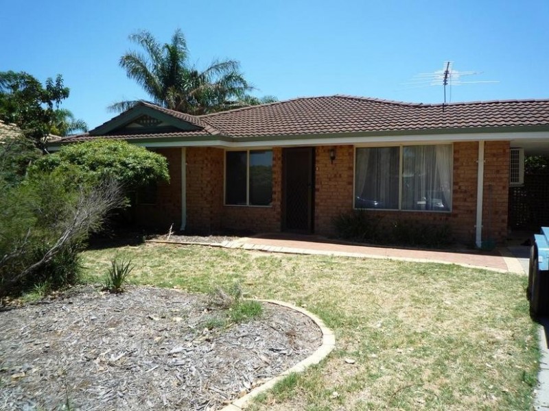 4 Eaglehawk Grove, Brookdale WA 6112