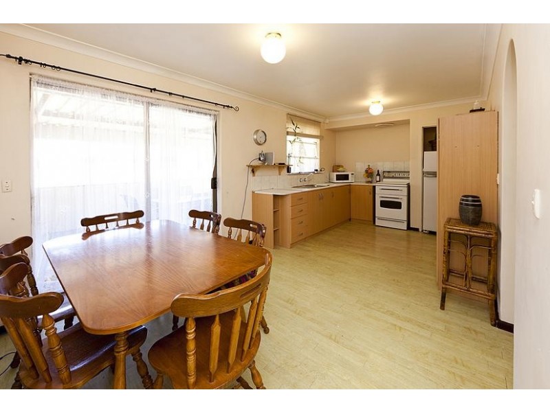 1 Ainsley Court, Camillo WA 6111