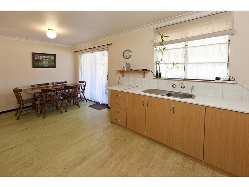 1 Ainsley Court, Camillo WA 6111