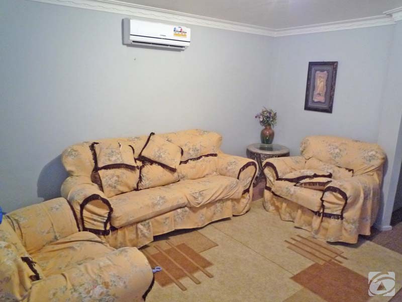 16 Dealy Close, Cannington WA 6107