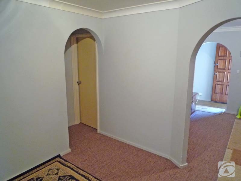 16 Dealy Close, Cannington WA 6107