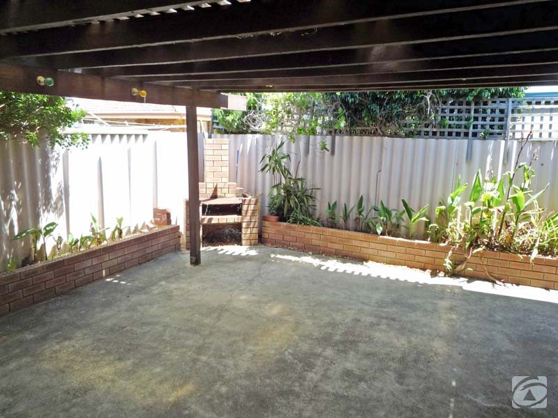 16 Dealy Close, Cannington WA 6107